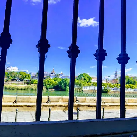 Boho Chic River Side Апартаменты Севилья